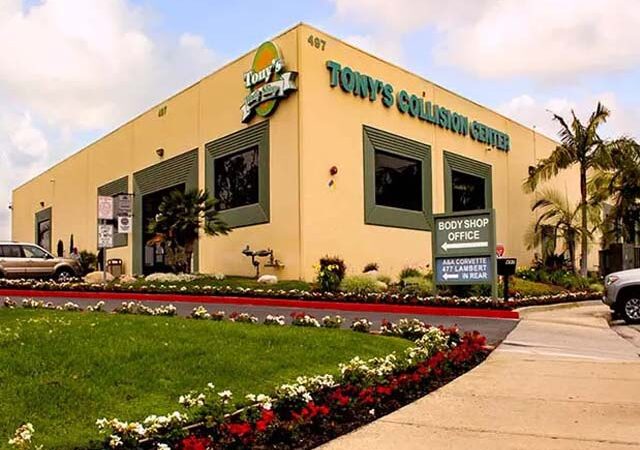 Exterior of Tony's Collision Center at 497 Lambert Street, Oxnard, California